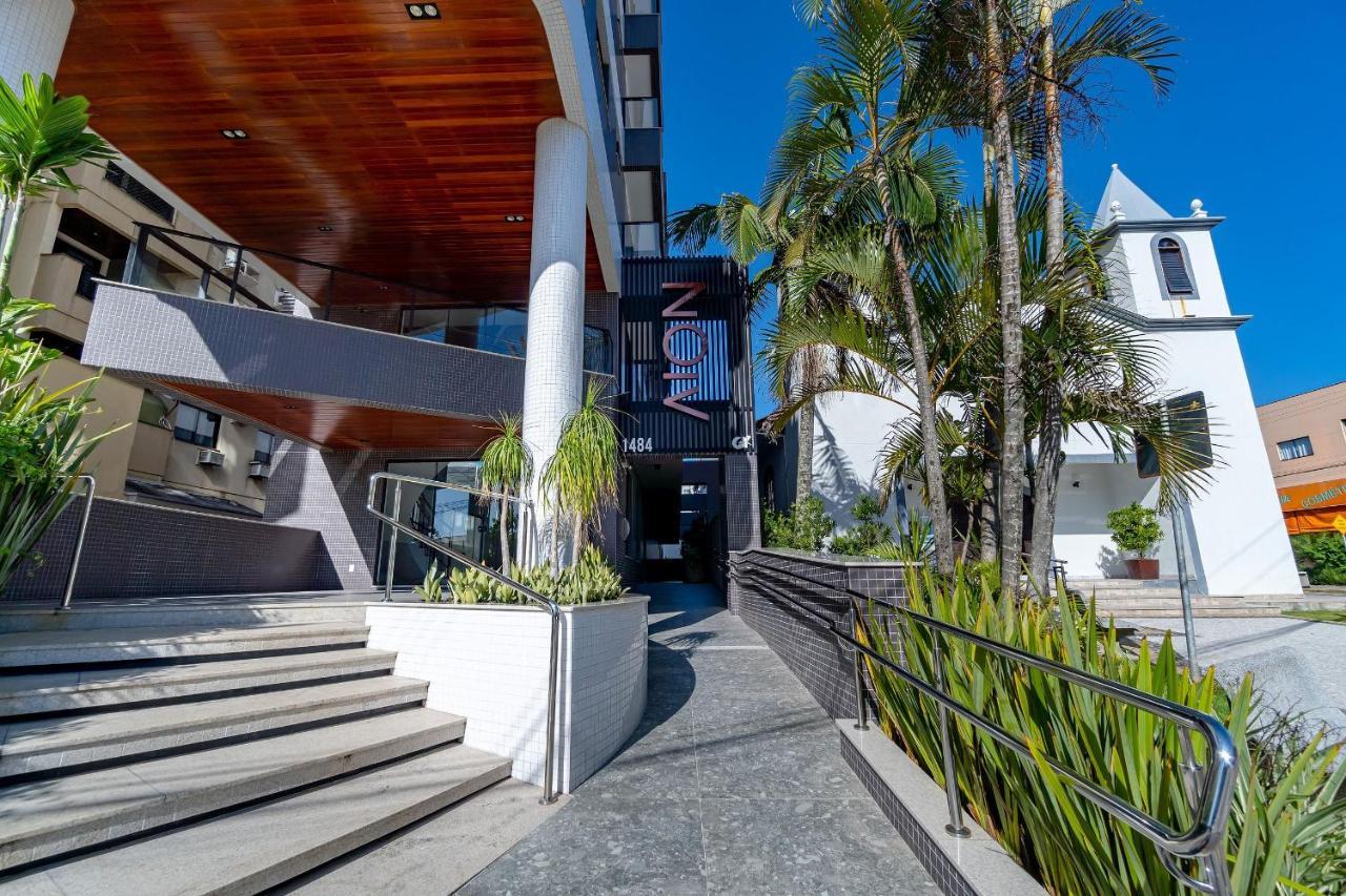 Confortavel Loft Em Condominio Com Piscina ボンビーニャス エクステリア 写真