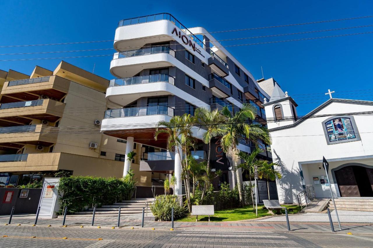 Confortavel Loft Em Condominio Com Piscina ボンビーニャス エクステリア 写真
